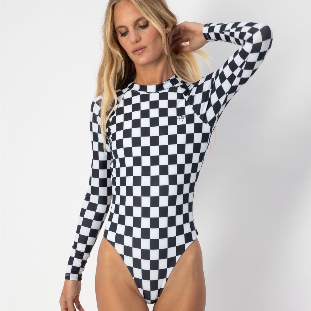 Abysse Billie suit checkers